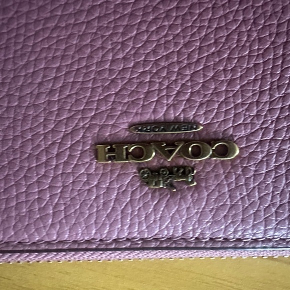 𝓒𝓞𝓐𝓒𝓗 Mauve Leather Women's Wallet - Picture 3 of 10